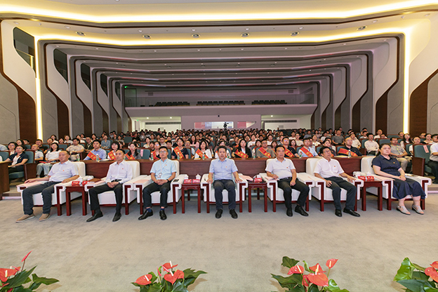 162544840330561131CD.jpg K97A4219.jpg