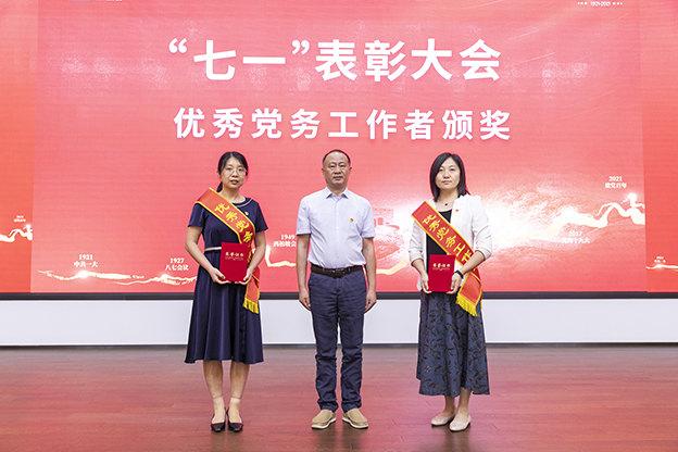 16254501354784279DF1.jpg K97A4440.jpg