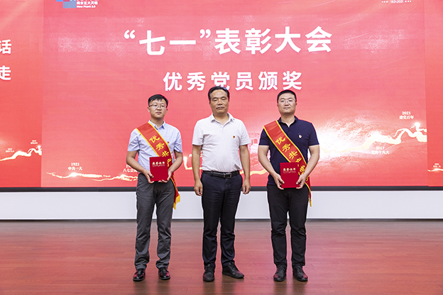 16254501881021056E04.jpg K97A4508.jpg