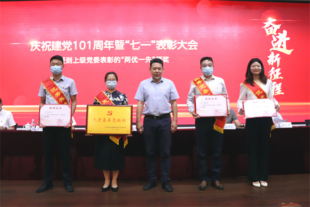 1656685341112011C2E3.jpg 5.jpg