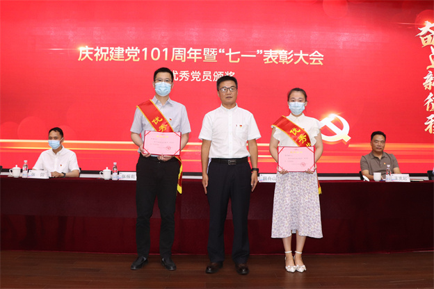 16566853721357693A54.jpg 7.jpg