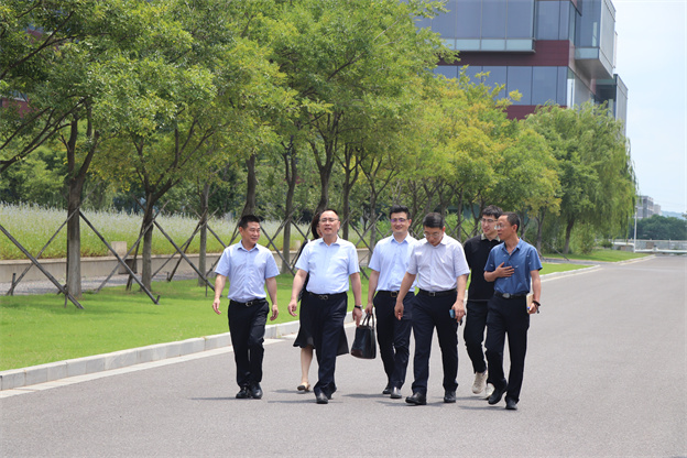 1657092605888907E415.jpg IMG_1464.jpg