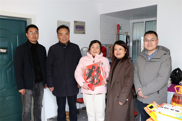 1737447978134577BB61.jpg IMG_3942.jpg