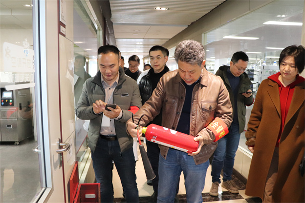 17377046399834481015.jpg IMG_4591.jpg