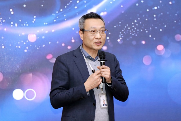 1739430856478298pBB7.jpg 2.2.jpg