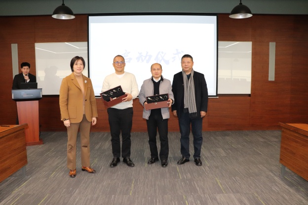 1739951394110535D182.jpg 5.JPG